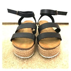 Platform Sandals in Black
